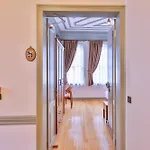 לינה וארוחת בוקר Va Boutique Hotel 3*
